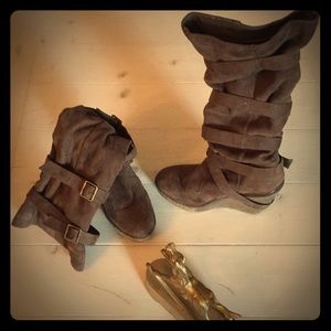 TAUPE COLORED Faux suede wedge boots size 8.5.